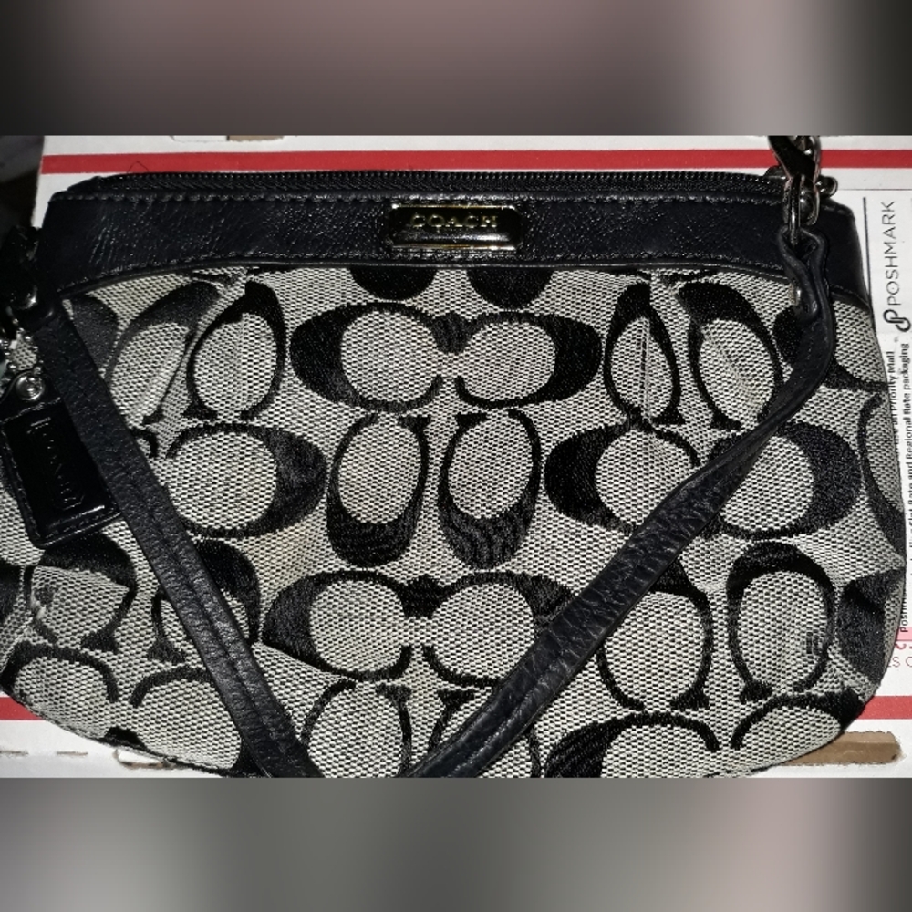 Coach wristlet - Zip Close Black Navy Light Blue Interior Pre Loved GUC